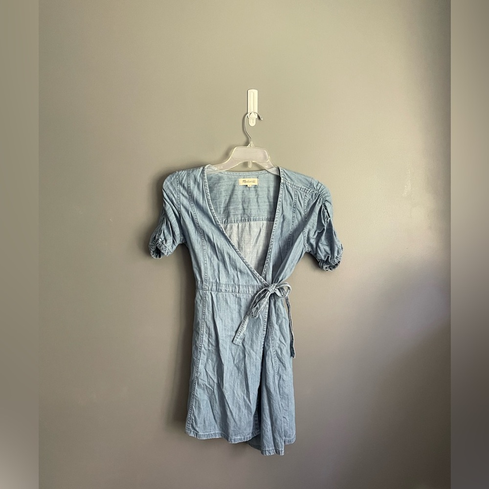 Madewell Petite Denim Shirred-Sleeve Wrap Dress in Elsworth Wash Size SP - Picture 3 of 6